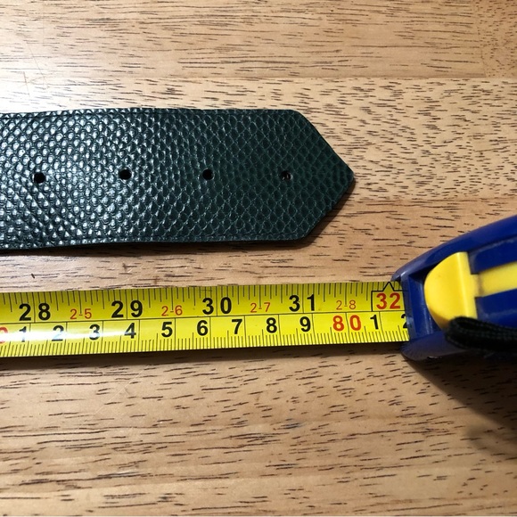 Vintage Leather Danier Reptile Grain Belt with gold-tone embellishment - Picture 10 of 10